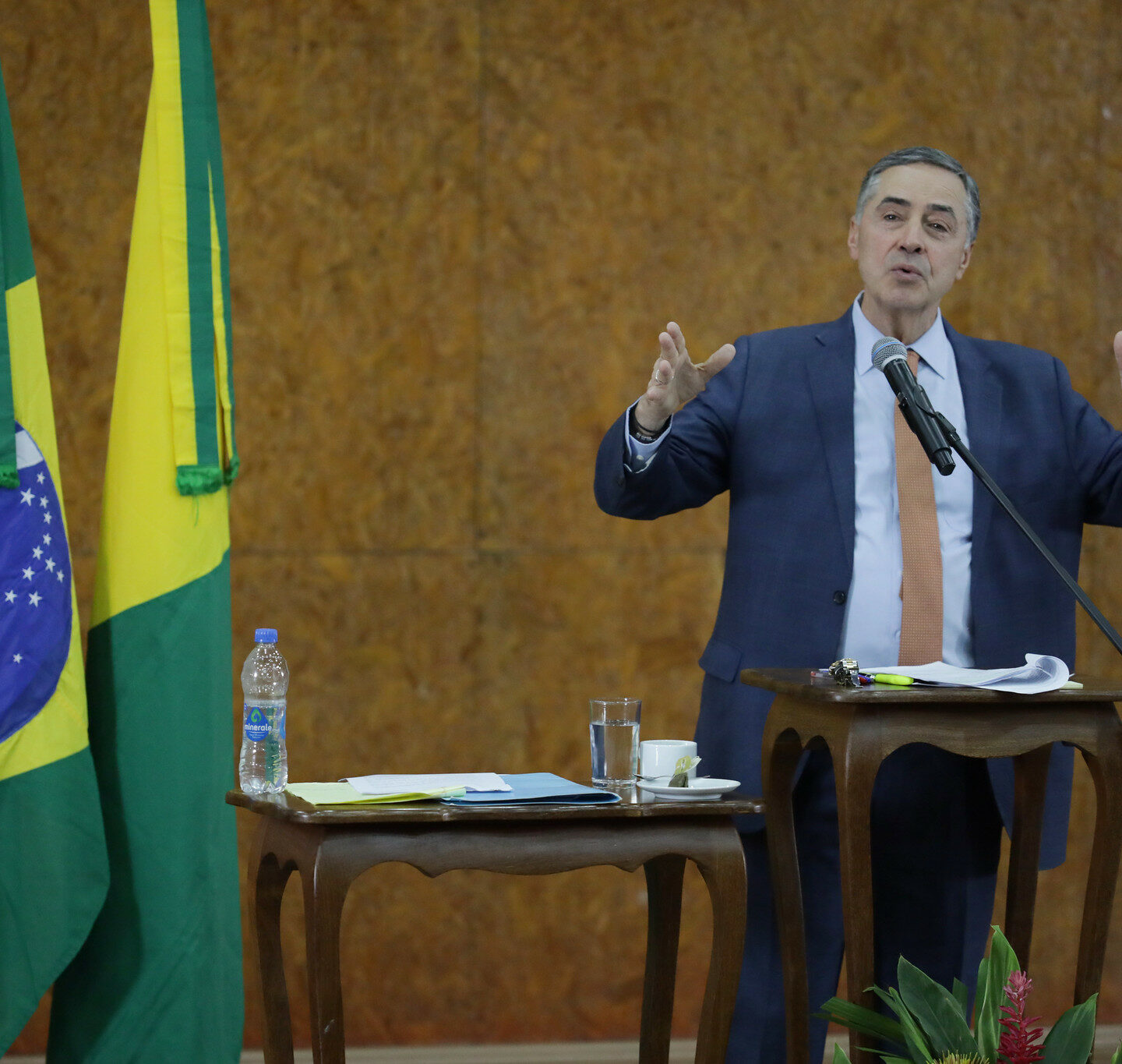 Presidente do STF faz palestra para estudantes na Escola Estadual Murilo, em Porto Velho (RO)