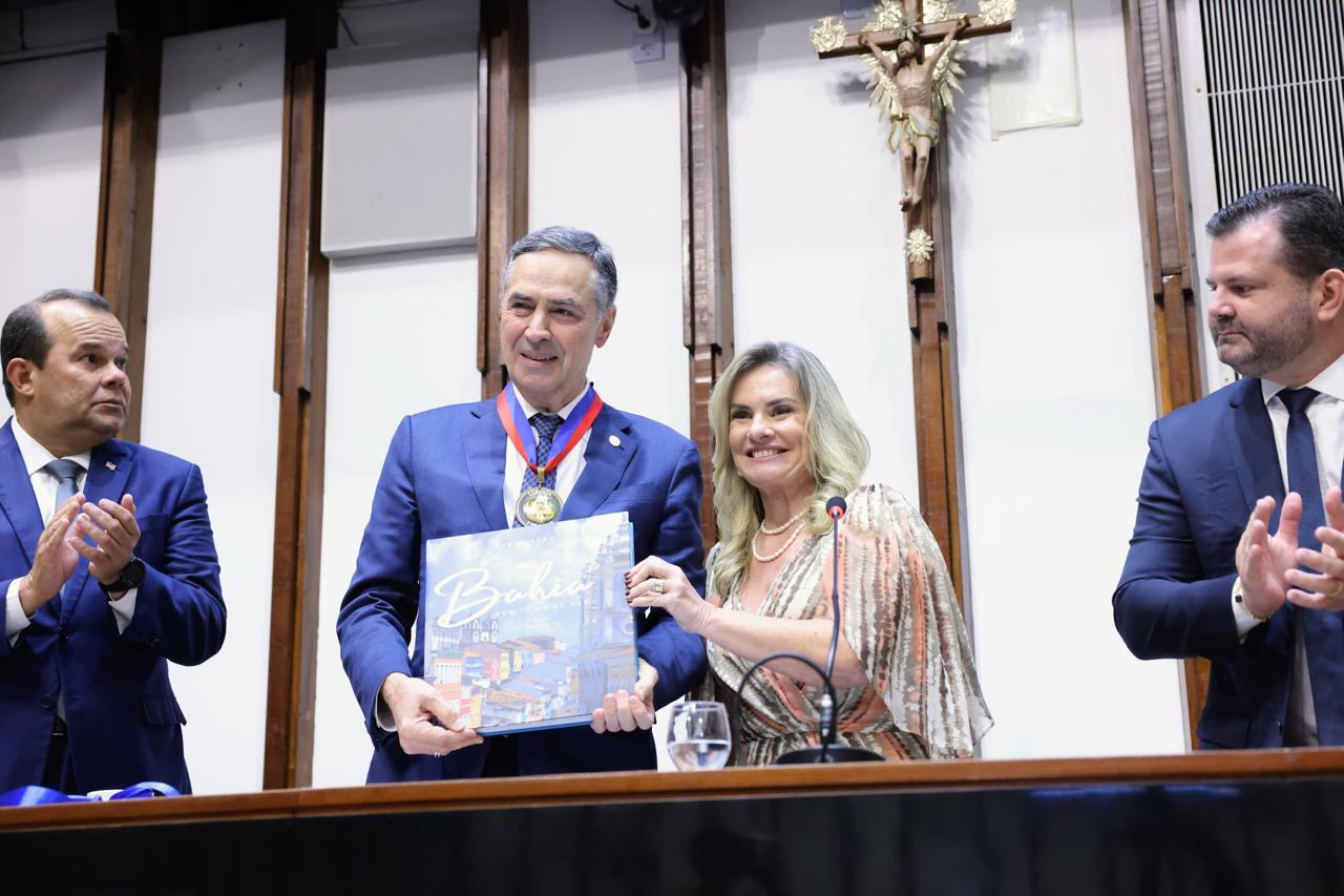 Presidente do STF e do CNJ recebe Comenda 2 de Julho e título de cidadão baiano